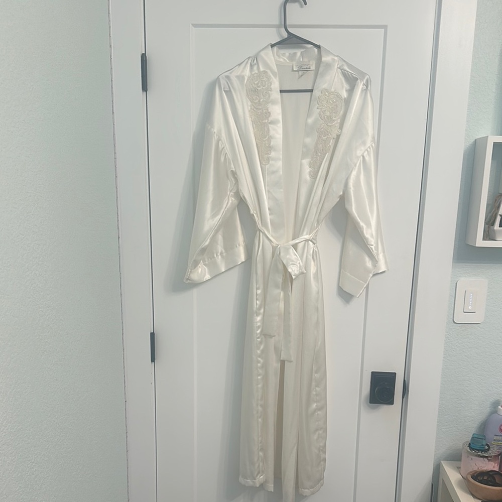 Elegant White Satin Robe